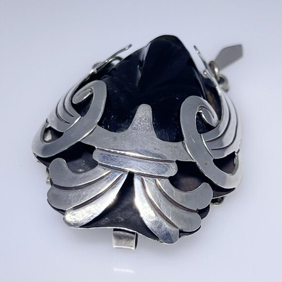 Vintage sterling silver and carved Obsidian pendant, Mayan Warrior, Mexico - Picture 4 of 9